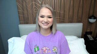 Blonde teen with a juicy thick booty sucks prick