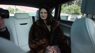Francesca, 30 years old, translator speaking four languages!