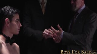 Twink Eli Bennet rides & bounces on the hard huge dick of daddy Lance Charger