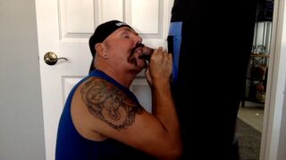 Amateure Gloryhole Meat Sucking