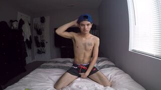 Amateur Twink Kainan Beats Off